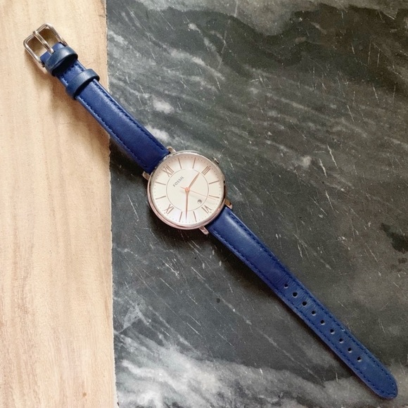 FOSSIL• navy blue and silver genuine leather watch - Picture 8 of 8